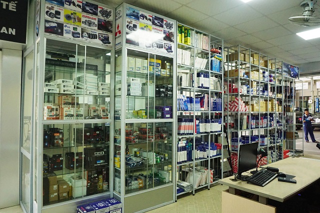 Showroom-phu-tung-oto