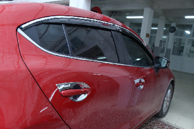 Hõm cửa Mazda 3