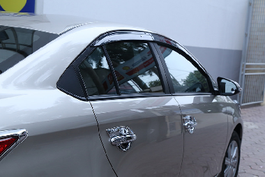 Vè che mưa Toyota Vios