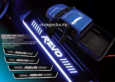 Ốp Bậc Trong Led Hilux Revo FITT Thái Lan