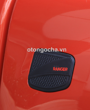 Ốp nắp xăng Ford Ranger 2013-2015