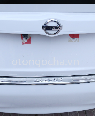 Nẹp chống xước cốp hậu Nissan Sunny 2013